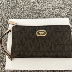 Michael Kors wristlet